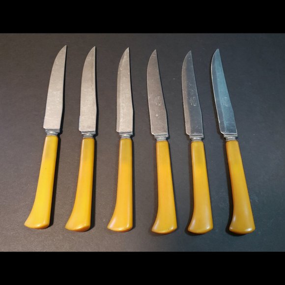 Royal Brand Butterscotch Bakelite Steak Knives - Picture 2 of 5